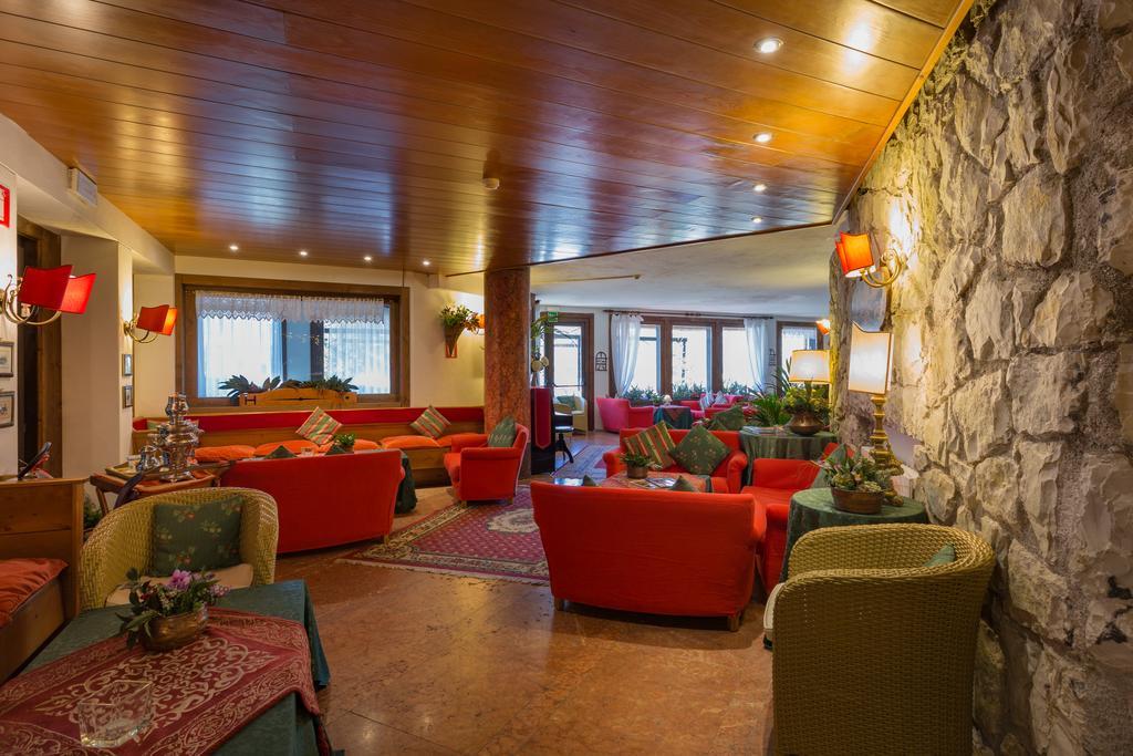 Hotel Mirage كورتينا دامبيتزو المظهر الخارجي الصورة