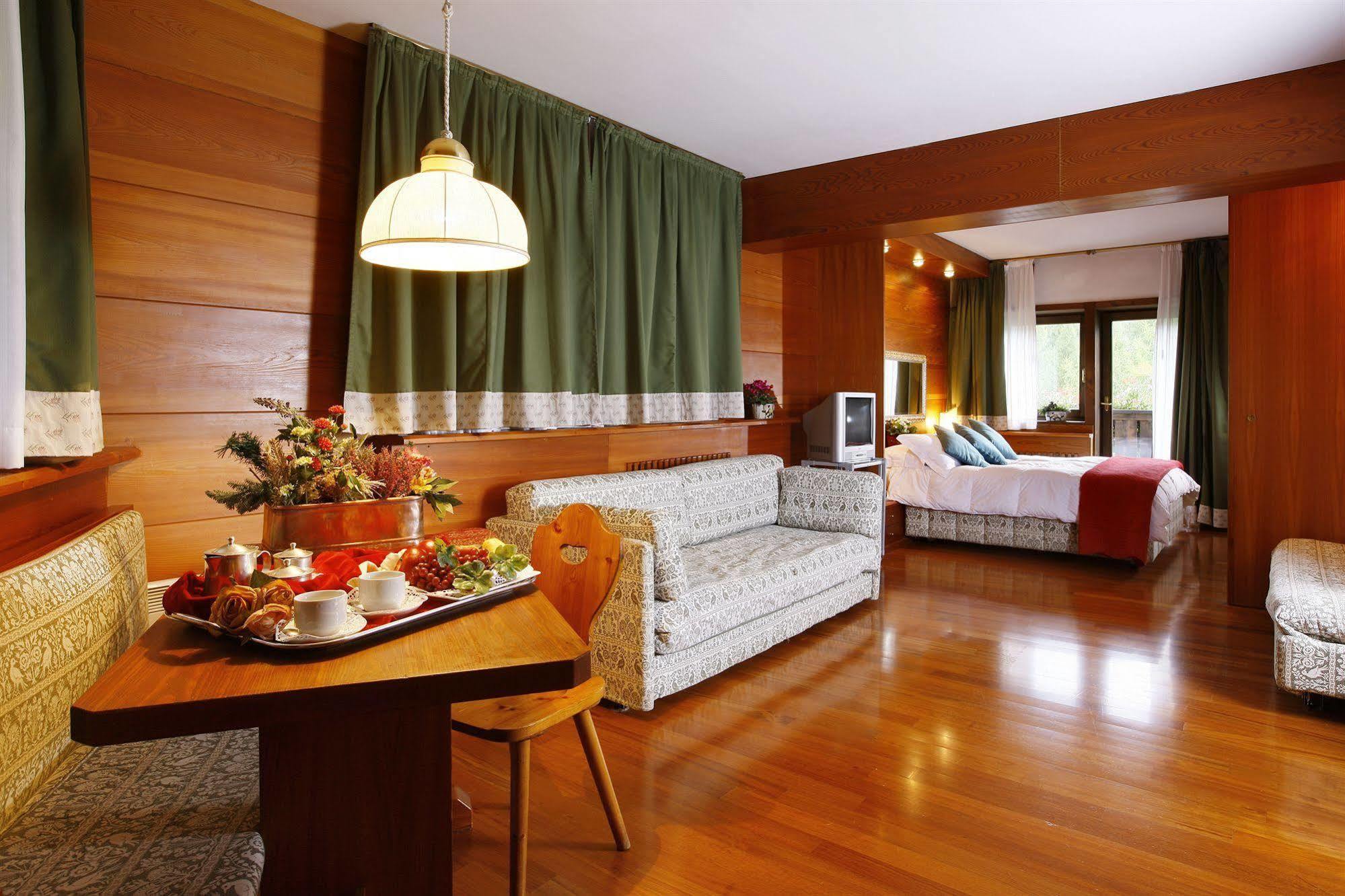 Hotel Mirage كورتينا دامبيتزو المظهر الخارجي الصورة
